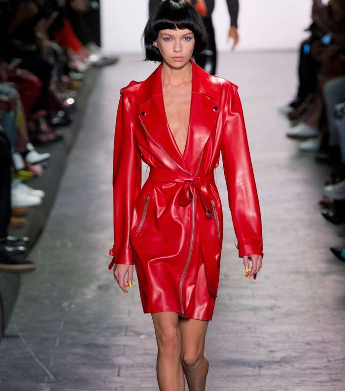 الترنش الكلاسيكي بالجلد اللماع من جيريمي سكوت