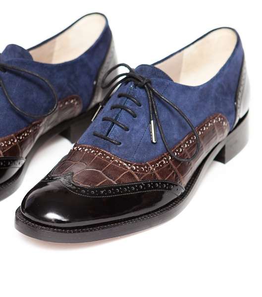 حذاء نسائي فريد التصميم من Paule Ka