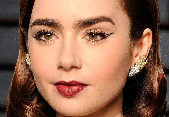 ليلي كولينز بأيلاينر غرافيكي