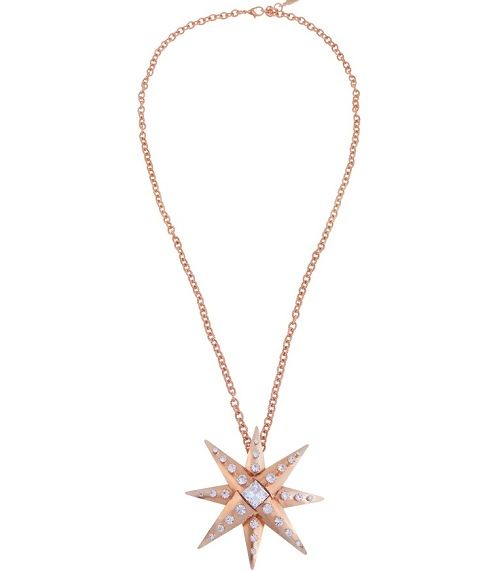 قلادة جميلة من توقيع Vicki Sarge