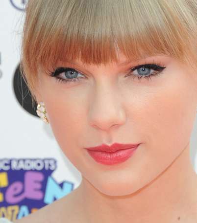 صور مكياج عيون النجمات | صور اسرار وخطوات مكياج عيون 