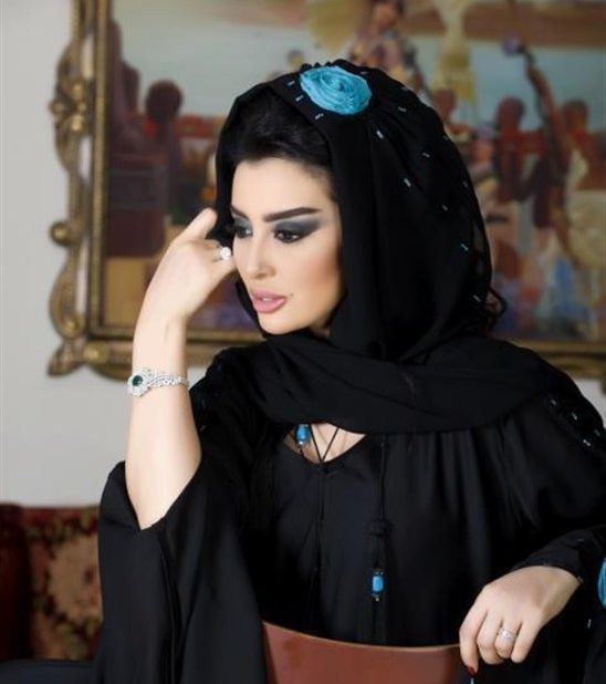 ميساء مغربي وأجمل العبايات السوداء