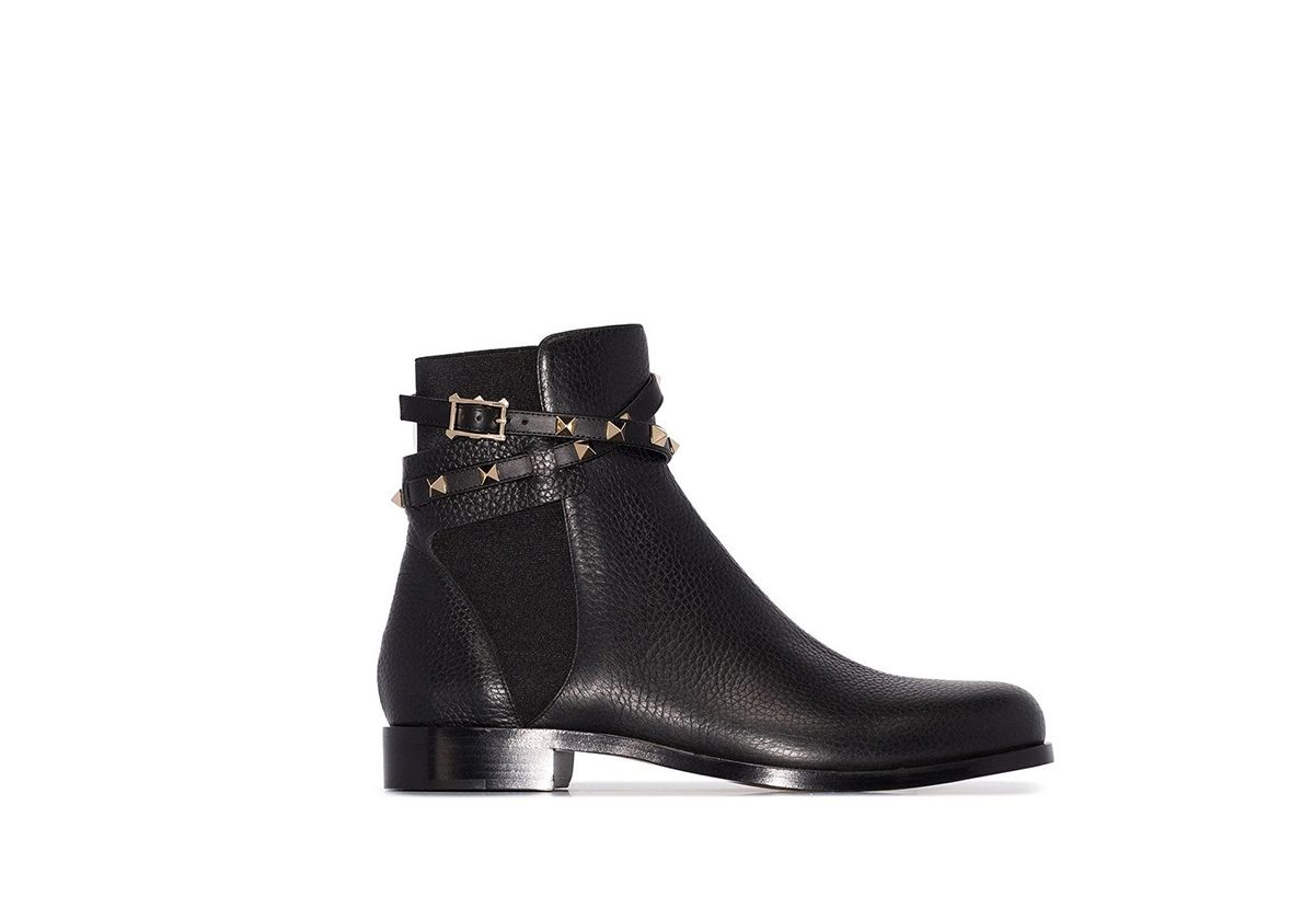 Valentino Garavani Chelsea boots من Valentino.