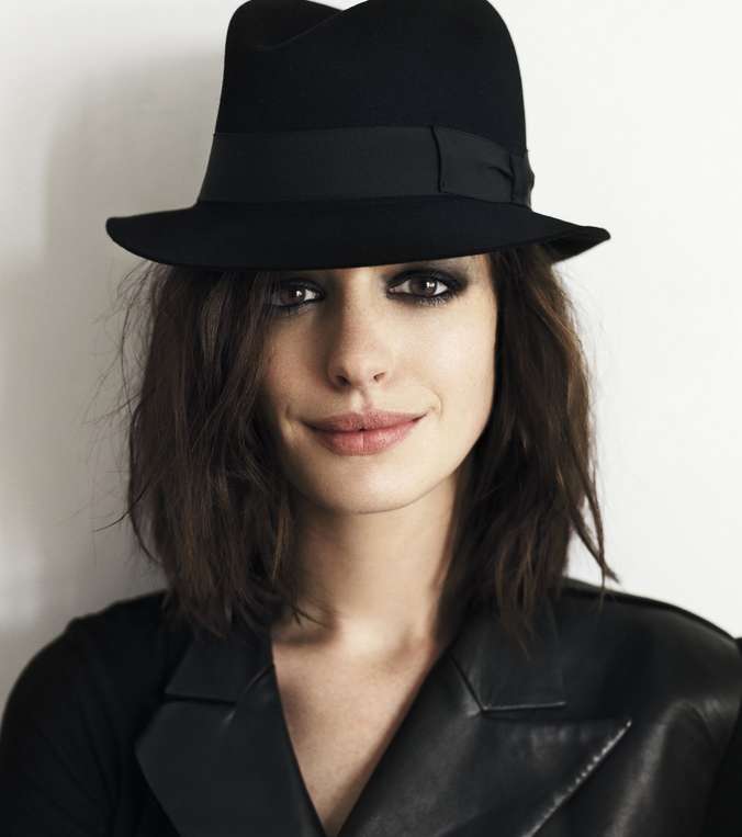 الماكياج السموكي والشعر الكاريه، لأسلوبك العصري