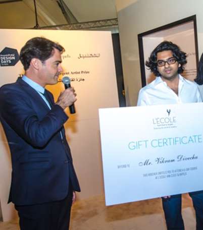 الفنان فيكرام ديفيتشا مصمم 