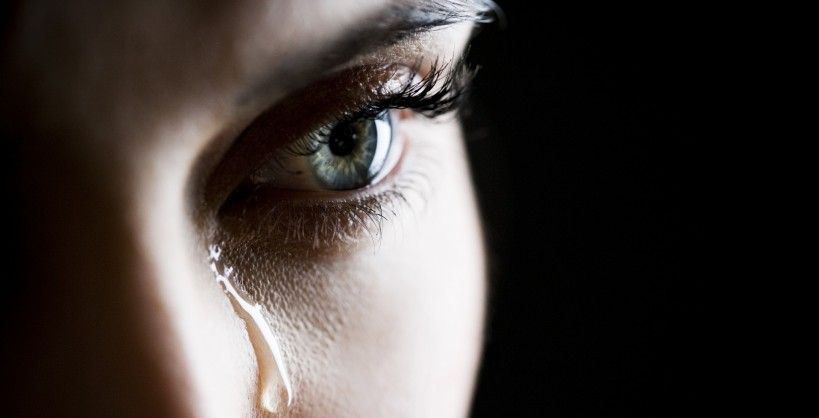 5 حقائق تجهلينها عن الدموع