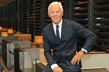 مجموعة Armani تستانف عملها بامان ضمن تدابير وتطلق مبادرات جديدة