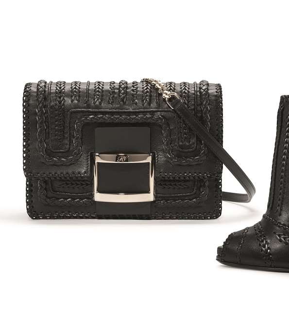 موضة حذاء الكاحل بالشراريب من Roger Vivier