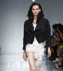 موضة القماش الشفاف المطرز من Blumarine لصيف 2016