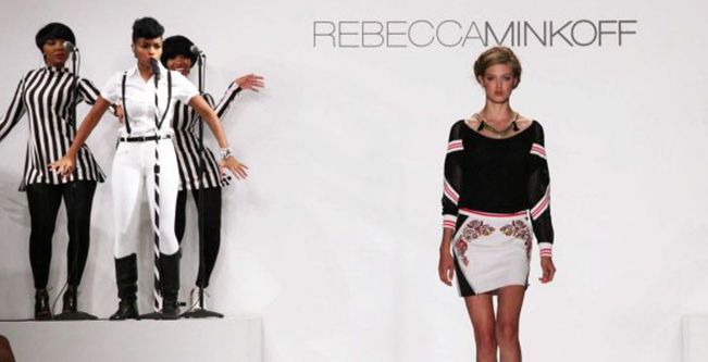 عرض أزياء ريبيكا مينكوف في نيويورك 2014