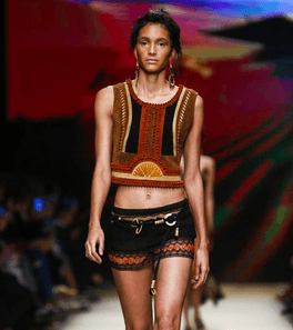 موضة التوب القصيرة  من البيرتا فيريتي لصيف 2016