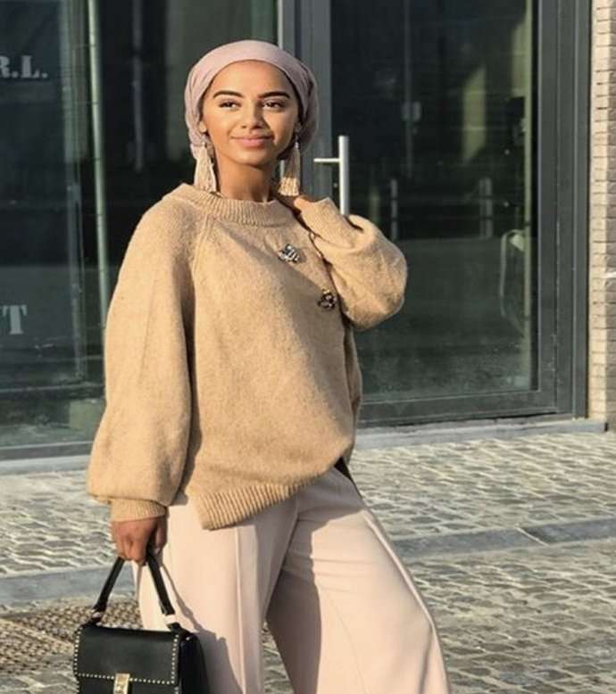 صور اجمل الوان تناسب اللون البيج في الملابس