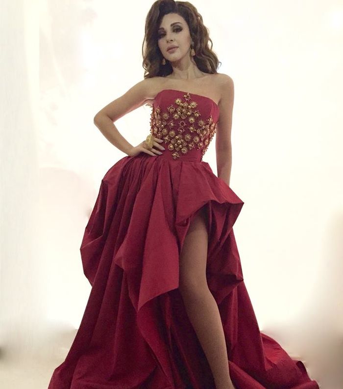 صور فساتين ميريام فارس الجديده