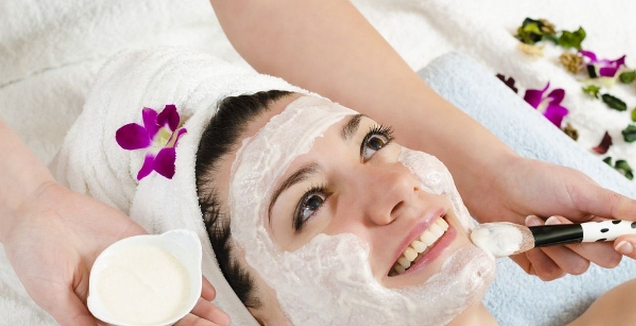 طريقة تحضير ماسك النشا وماء الورد