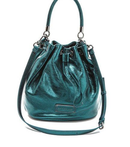 اعتمدي في موسم صيف 2014 الحقائب بأسلوب الـ Bucket Bags