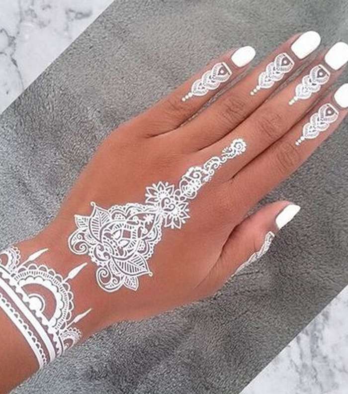 ابهري من حولك بنقش ناعم وحلو