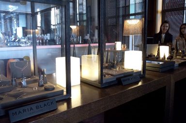 صور عرض مجموعة مجوهرات Maria Black في دبي