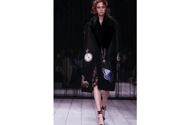 اليك ازياء الكسندر ماكوين لشتاء 2017