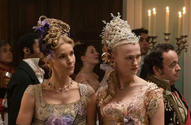 صيحات موضة من عام ال 1800 لفتتنا في مسلسل Bridgerton رائجة جدا حاليا