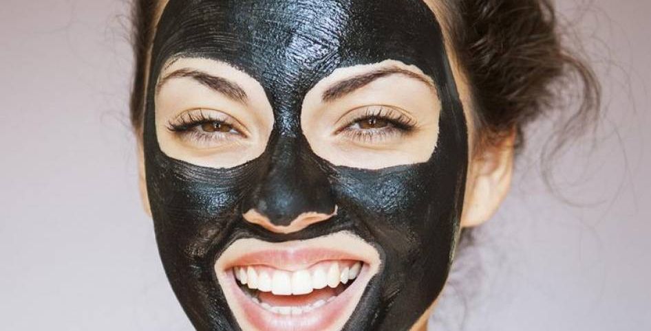 فوائد قناع الفحم للبشرة