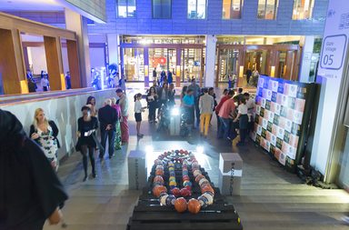 علامة مارك جايكوبز تتعاون مع The magazine shop