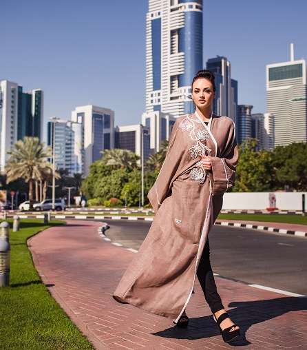 تعرفي بالصور على ابرز واجمل عبايات علامة Adore لشهر رمضان الكريم