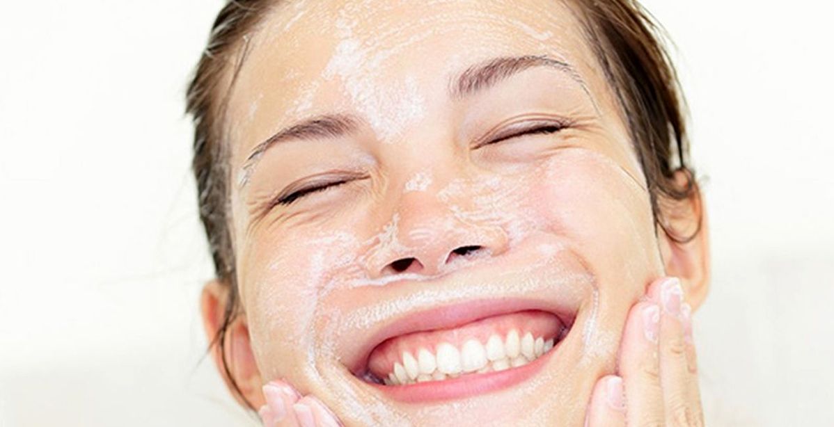 تقشير البشرة و4 أخطاء ترتكبينها تؤذي وجهك