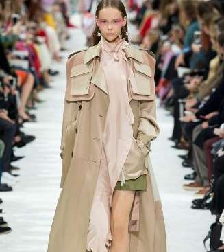 معطف الترنش مع الجيوب من فالينتينو