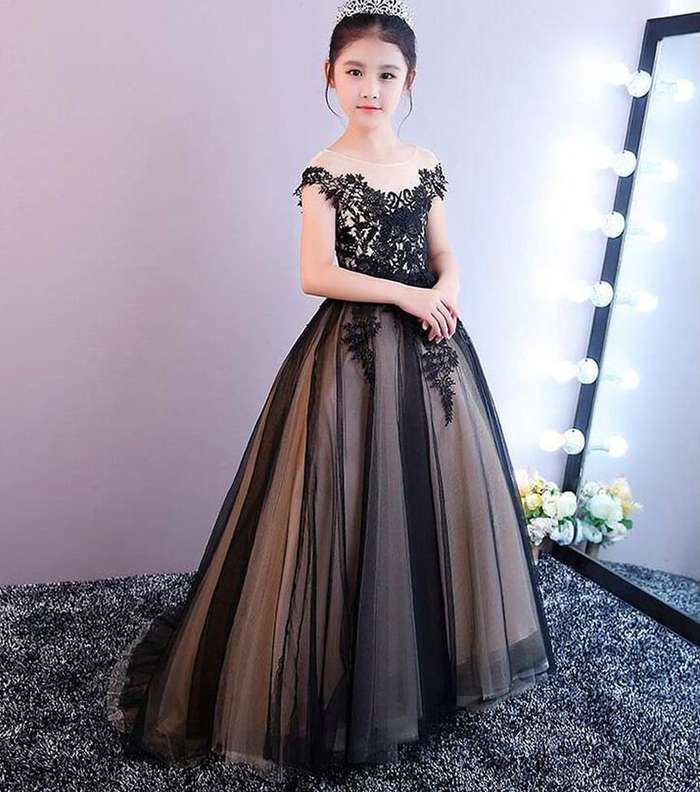 صور اجمل فساتين مراهقات للاعراس
