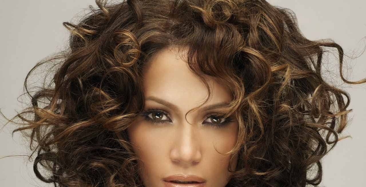 طريقة عمل شعر مموج بالخطوات