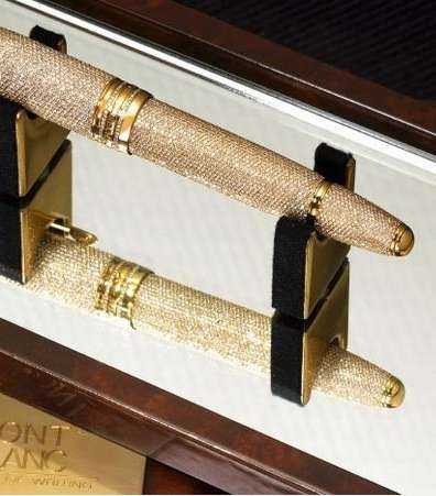 قلم Mont Blanc بـ 175.000$