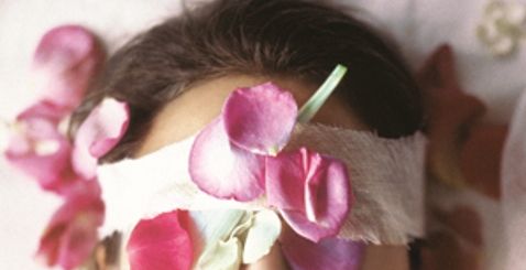 5 خلطات من الأزهار للعناية ببشرتك