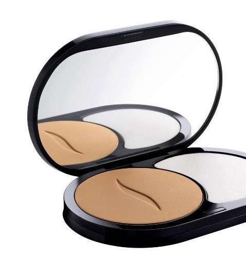 البودرة 8H Mattifying Compact Foundation