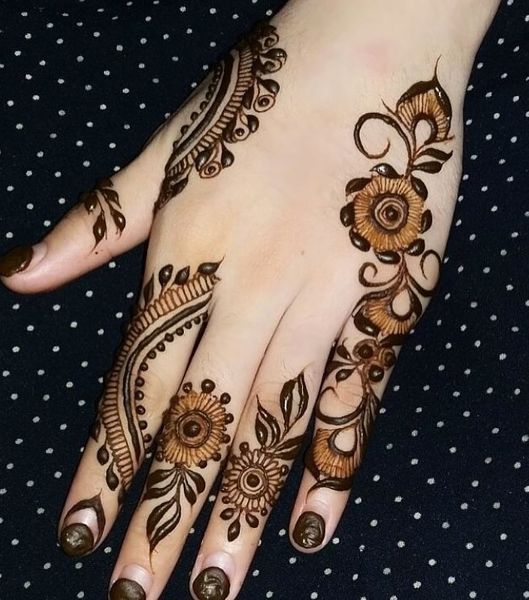 صور احلا نقش حناء جديد وناعم