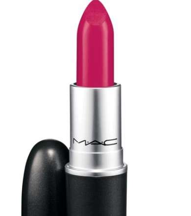 أحمر شفاه باللّون الزهري من MAC