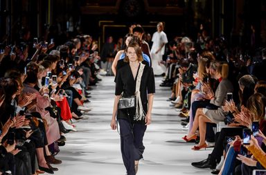 ستيلا ماكارتني تغادر اسبوع الموضة الباريسي