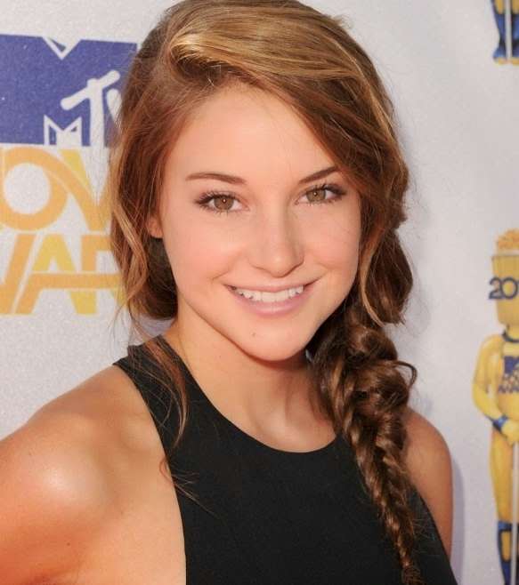 تسريحة سهلة وبسيطة