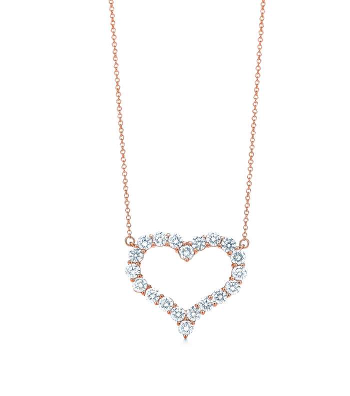 عقد من Tiffany Hearts هدية مناسبة لعيد الحب