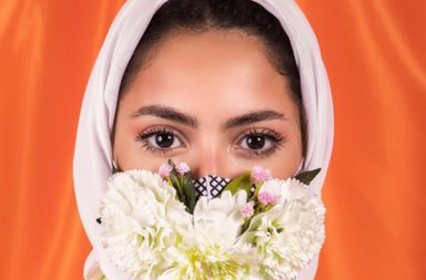 دارين البايض نجمة فيديو كليب، فهل ظهرت بدون حجاب!؟