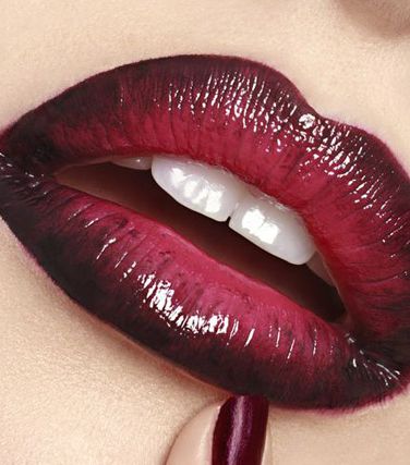 تقنية الأومبري لإبراز الشفاه