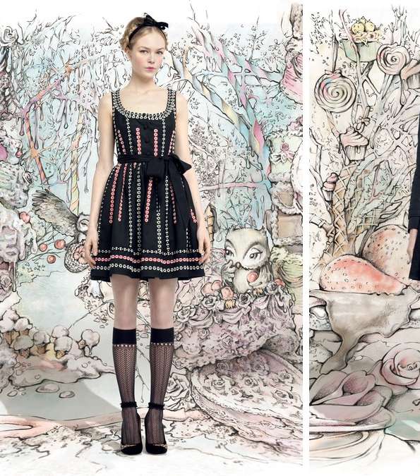 اختاري أجمل الملابس من مجموعة Red Valentino لشتاء 2014