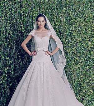 فستان الأناقة البيضاء