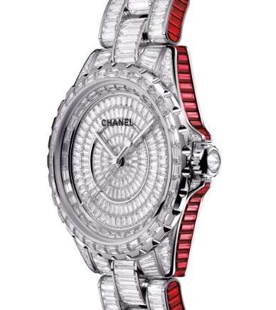 ساعة j12 ganse rubies من CHANEL من معرض بازل 2017