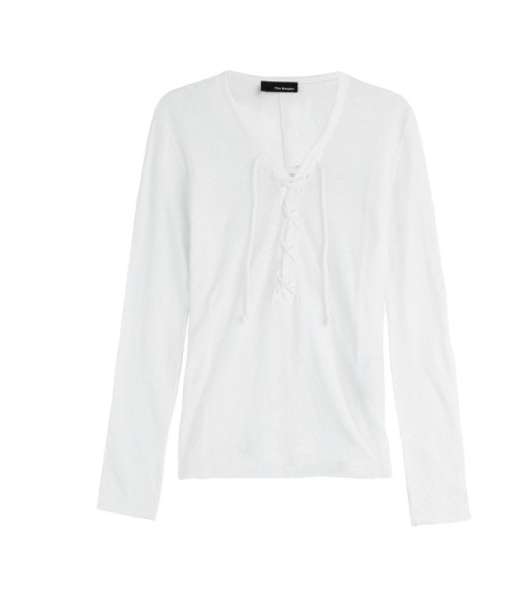 من ابرز صيحات موضة صيف 2015، القميص الابيض فاختاريه بالشرائط