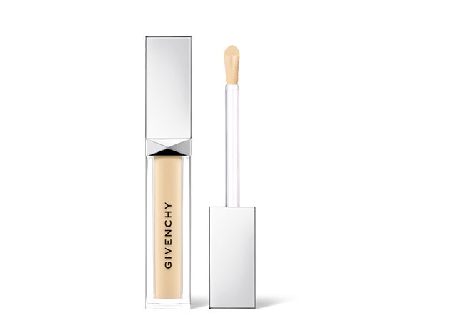 كونسيلر Everwear concealer من Givenchy ذات تركيبة كريمية