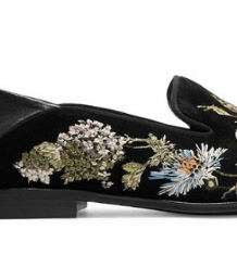 حذاء اللوفر المطبع من الكسندر ماكوين من القطع المفضلة لدى اوليفيا باليرمو