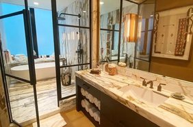 حمامات النجمات العالميات