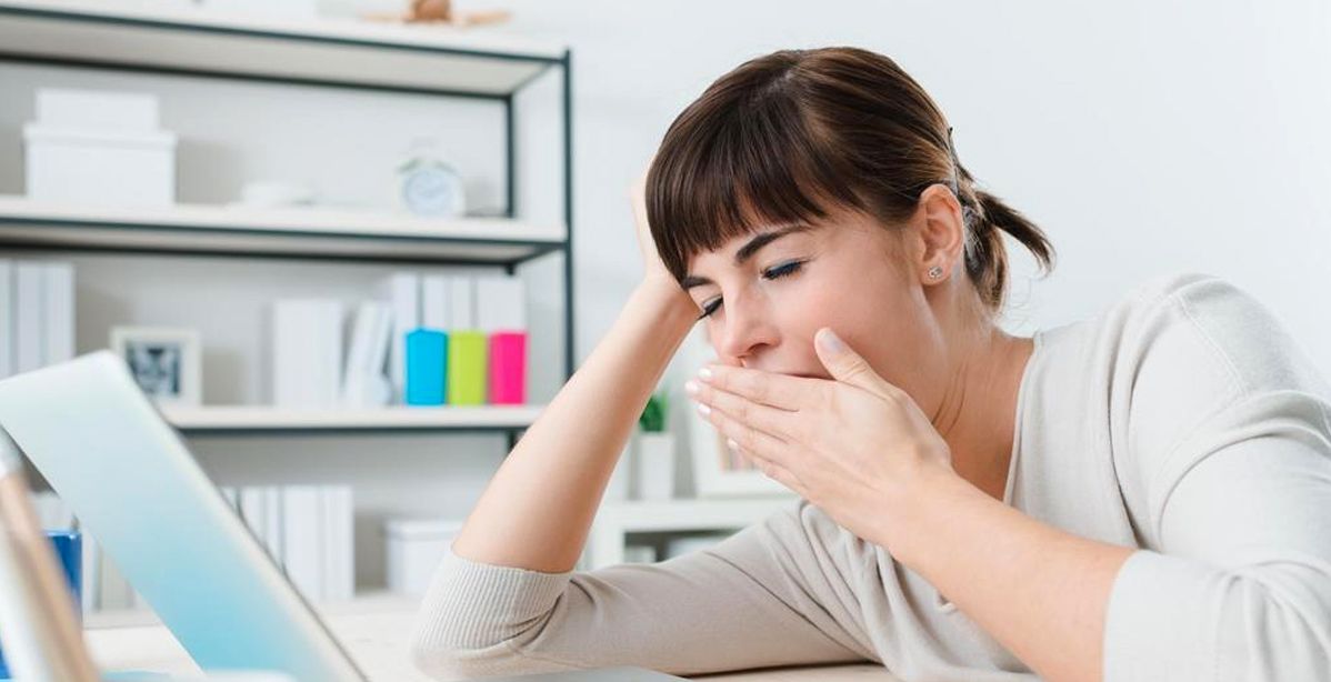 أسباب صحية غير متوقعة للشعور الدائم بالنعاس والخمول