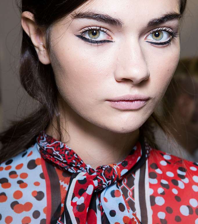 الآيلاينر السفلي مع Just Cavalli 