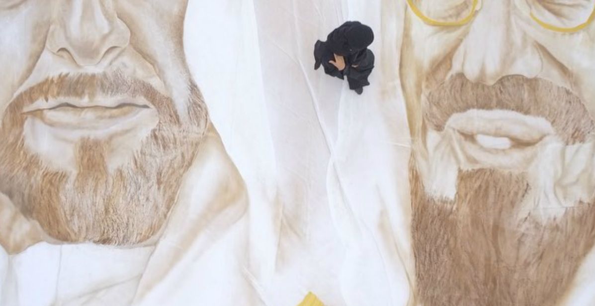فنانة تشكيلية سعودية تدخل موسوعة "غينيس" بأكبر لوحة مرسومة بالقهوة  